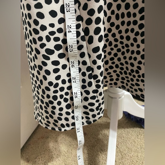 XS Tahari leopard print midi skirt - Picture 3 of 3